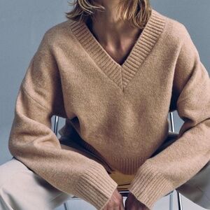 Zara Tan V-Neck Sweater Size Medium